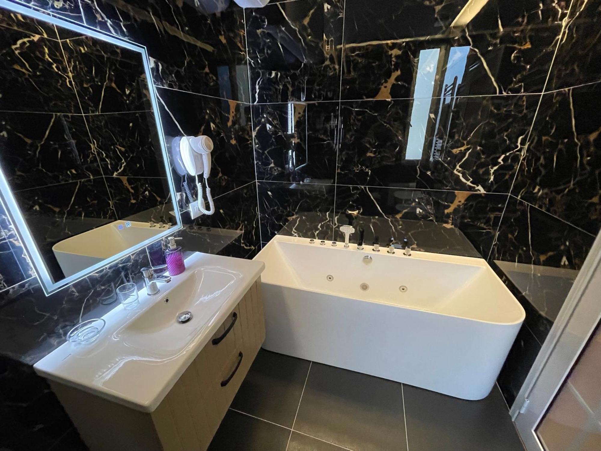 Hotel Vila 15 - Center Tiranë Luaran gambar